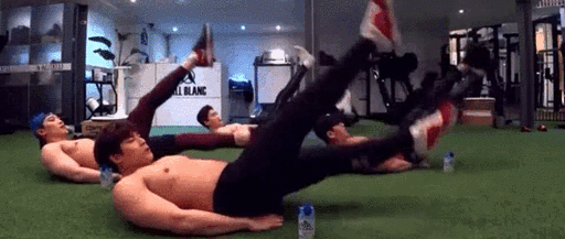 Rain三个月时间瘦了20斤,晒腹肌秒杀小狼狗! Rain三个月时间瘦了20斤,晒腹肌秒杀小狼狗!