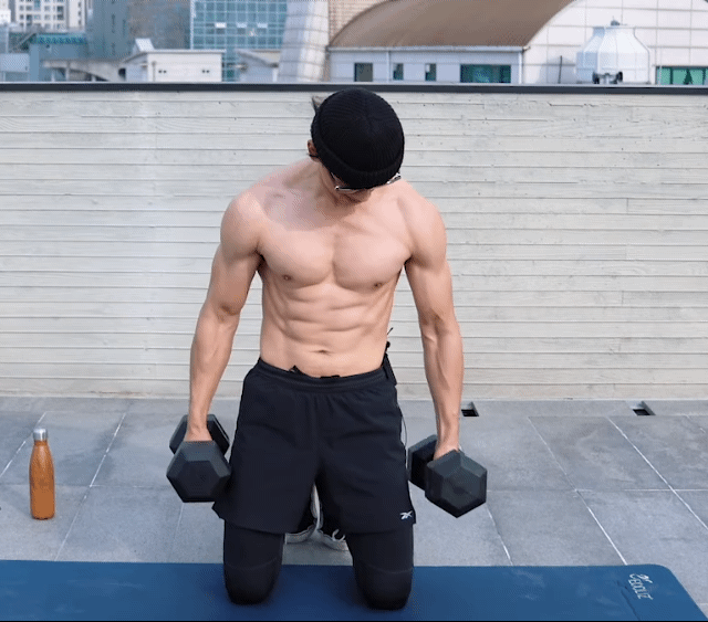 Rain三个月时间瘦了20斤,晒腹肌秒杀小狼狗! Rain三个月时间瘦了20斤,晒腹肌秒杀小狼狗!