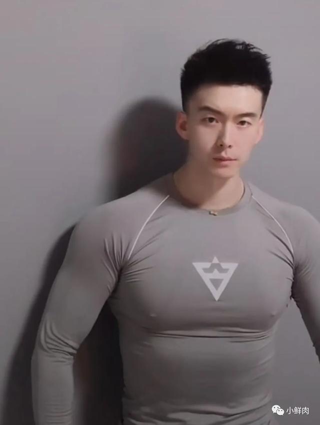 37岁逆龄大叔走红,女生看完都羡慕嫉妒恨了! 37岁逆龄大叔走红,女生看完都羡慕嫉妒恨了!