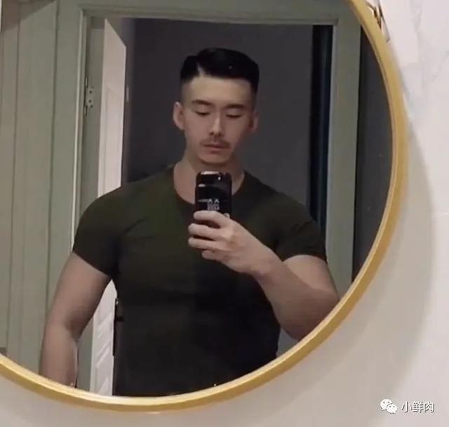 37岁逆龄大叔走红,女生看完都羡慕嫉妒恨了! 37岁逆龄大叔走红,女生看完都羡慕嫉妒恨了!