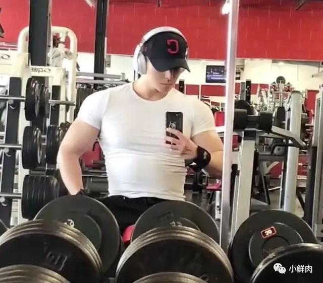 37岁逆龄大叔走红,女生看完都羡慕嫉妒恨了! 37岁逆龄大叔走红,女生看完都羡慕嫉妒恨了!