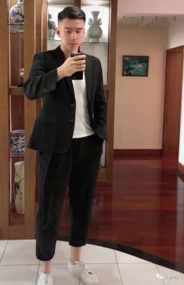 37岁逆龄大叔走红,女生看完都羡慕嫉妒恨了! 37岁逆龄大叔走红,女生看完都羡慕嫉妒恨了!