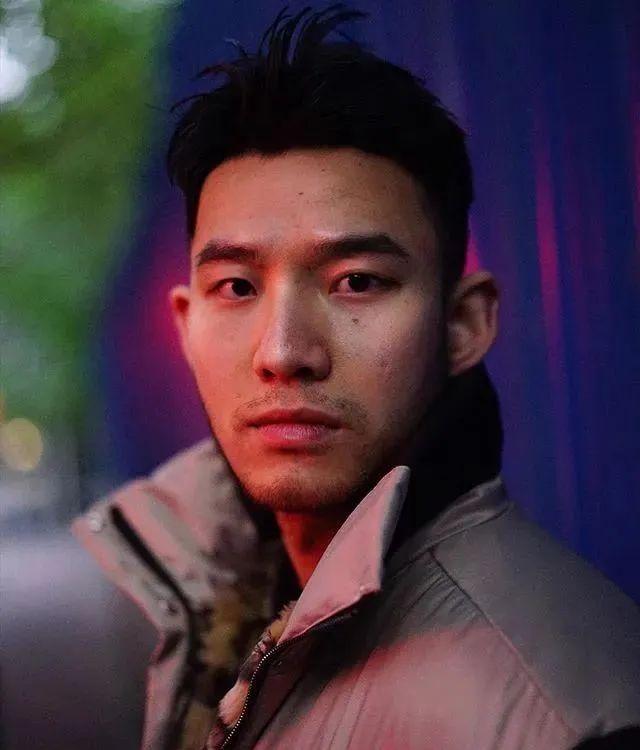 寸头大鼻子网红硬照一览,这腱子肉不输张云龙韩东君! 寸头大鼻子网红硬照一览,这腱子肉不输张云龙韩东君!