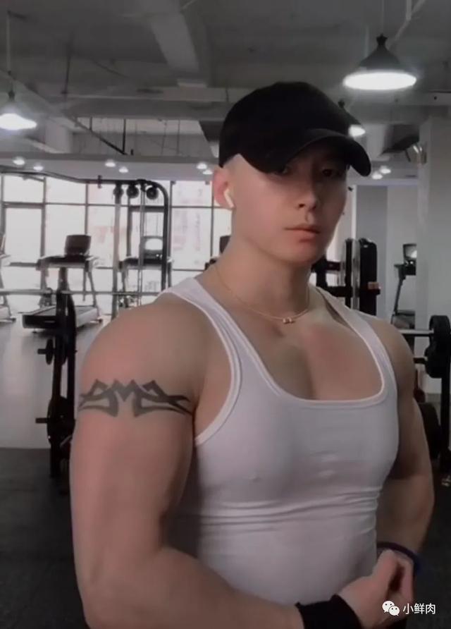 37岁逆龄大叔走红,女生看完都羡慕嫉妒恨了! 37岁逆龄大叔走红,女生看完都羡慕嫉妒恨了!