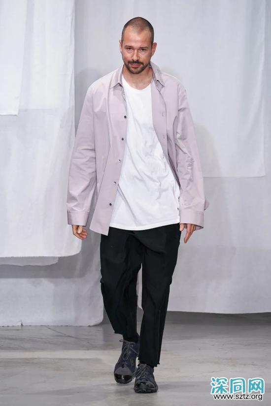 剪了光头理了寸头 还能打造自己的特色风格? 剪了光头理了寸头 还能打造自己的特色风格?