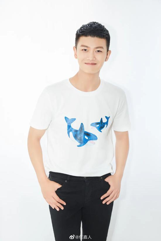 任嘉伦李现的夏日寸头发型 一眼望去倍感清凉 任嘉伦李现的夏日寸头发型 一眼望去倍感清凉