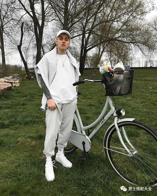 绝对百搭的白T恤要怎么买才不踩雷呢? 绝对百搭的白T恤要怎么买才不踩雷呢?