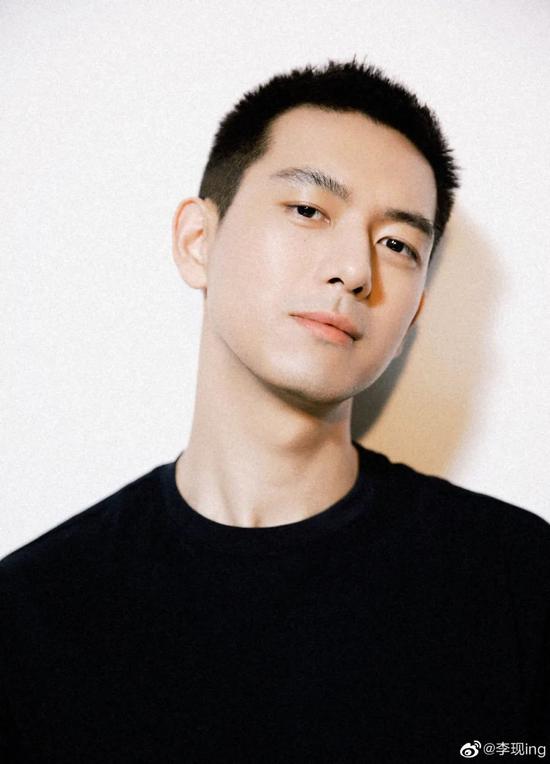 任嘉伦李现的夏日寸头发型 一眼望去倍感清凉 任嘉伦李现的夏日寸头发型 一眼望去倍感清凉