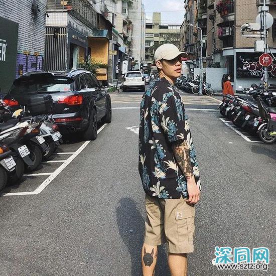 皮肤黑的人要怎么选衣服呢? 皮肤黑的人要怎么选衣服呢?