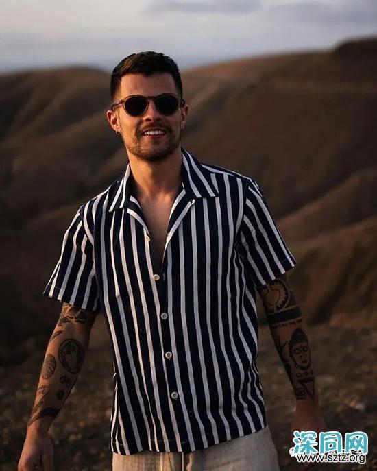 皮肤黑的人要怎么选衣服呢? 皮肤黑的人要怎么选衣服呢?