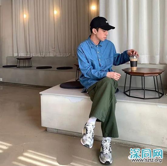 皮肤黑的人要怎么选衣服呢? 皮肤黑的人要怎么选衣服呢?