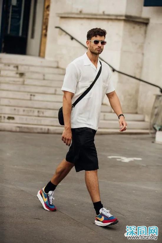 皮肤黑的人要怎么选衣服呢? 皮肤黑的人要怎么选衣服呢?