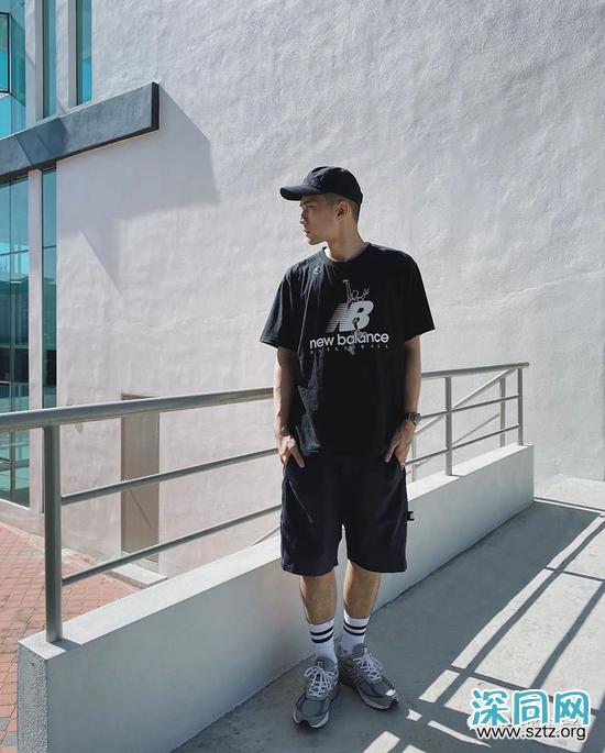 皮肤黑的人要怎么选衣服呢? 皮肤黑的人要怎么选衣服呢?