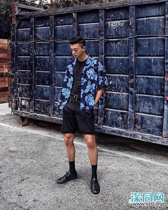 皮肤黑的人要怎么选衣服呢? 皮肤黑的人要怎么选衣服呢?