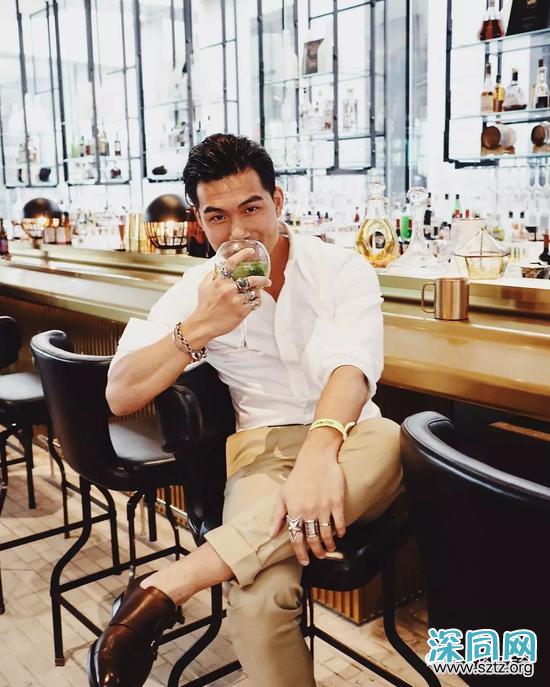 皮肤黑的人要怎么选衣服呢? 皮肤黑的人要怎么选衣服呢?