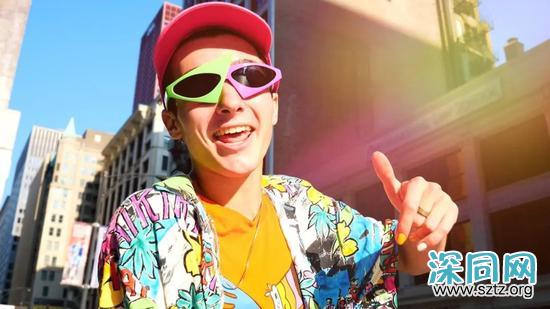 大叔都嫌“丑”的眼镜 为什么王一博抢着戴? 大叔都嫌“丑”的眼镜 为什么王一博抢着戴?