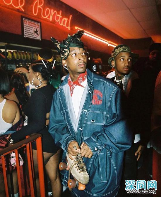 大叔都嫌“丑”的眼镜 为什么王一博抢着戴? 大叔都嫌“丑”的眼镜 为什么王一博抢着戴?