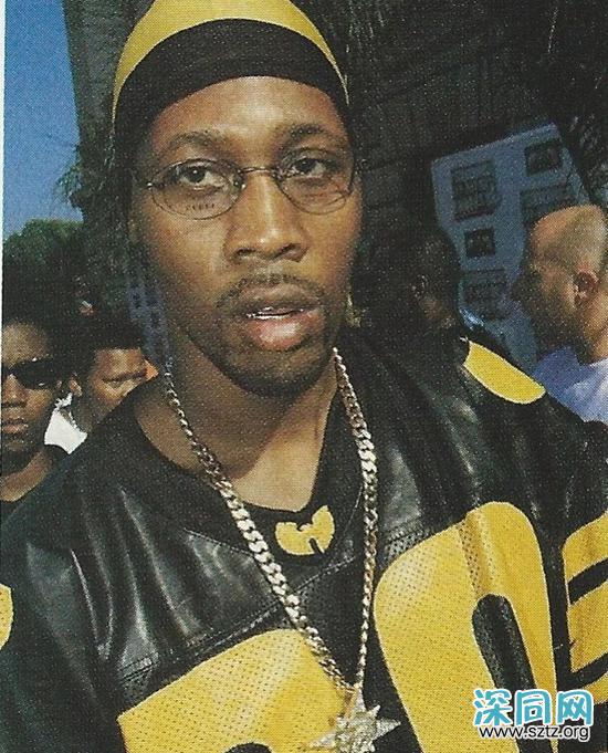 大叔都嫌“丑”的眼镜 为什么王一博抢着戴? 大叔都嫌“丑”的眼镜 为什么王一博抢着戴?