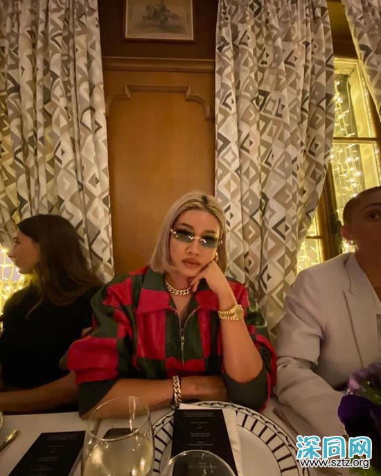 大叔都嫌“丑”的眼镜 为什么王一博抢着戴? 大叔都嫌“丑”的眼镜 为什么王一博抢着戴?