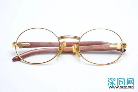 大叔都嫌“丑”的眼镜 为什么王一博抢着戴? 大叔都嫌“丑”的眼镜 为什么王一博抢着戴?