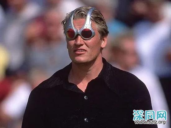 大叔都嫌“丑”的眼镜 为什么王一博抢着戴? 大叔都嫌“丑”的眼镜 为什么王一博抢着戴?