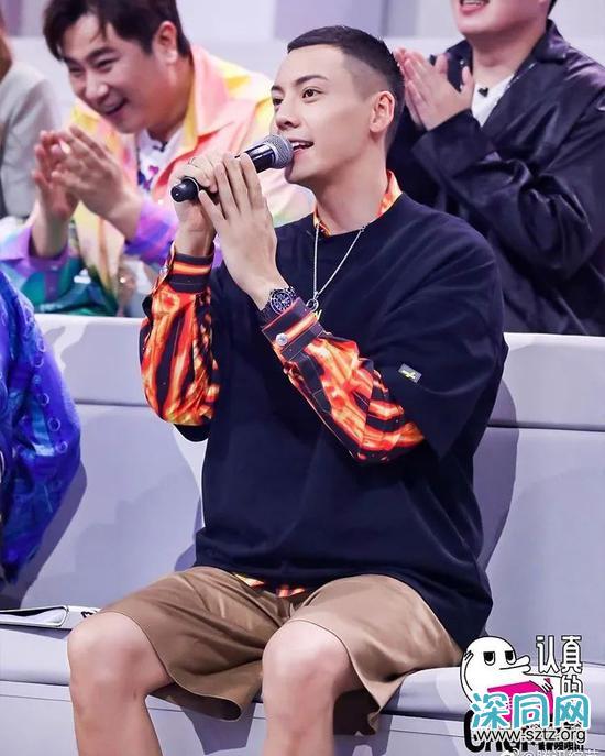 黑T与白T 谁才是男人T恤中的百搭王者? 黑T与白T 谁才是男人T恤中的百搭王者?