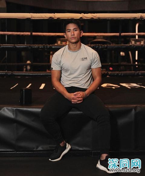 28岁文莱王子六块腹肌运动全能长相如好莱坞明星 28岁文莱王子六块腹肌运动全能长相如好莱坞明星