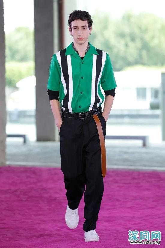 耍帅一招就够 这才是男人夏天需要的性感单品 耍帅一招就够 这才是男人夏天需要的性感单品