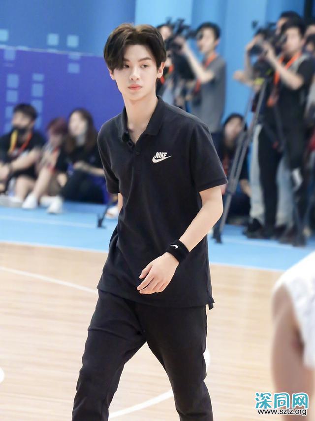 为什么你穿Polo衫就“土土”的,而男星们穿起来就那么帅呢? 为什么你穿Polo衫就“土土”的,而男星们穿起来就那么帅呢?