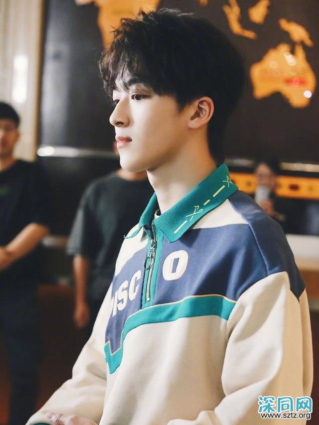 为什么你穿Polo衫就“土土”的,而男星们穿起来就那么帅呢? 为什么你穿Polo衫就“土土”的,而男星们穿起来就那么帅呢?