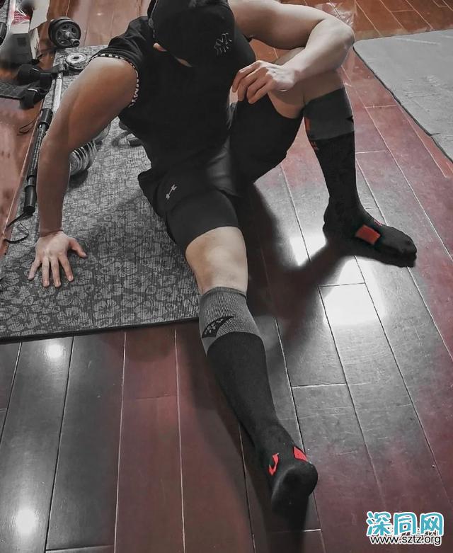 张天爱的肌肉私教又火了!靠一身腱子肉走红娱乐圈 张天爱的肌肉私教又火了!靠一身腱子肉走红娱乐圈