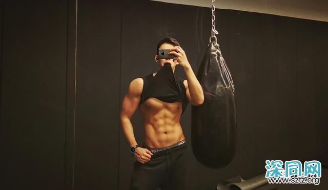 张天爱的肌肉私教又火了!靠一身腱子肉走红娱乐圈 张天爱的肌肉私教又火了!靠一身腱子肉走红娱乐圈