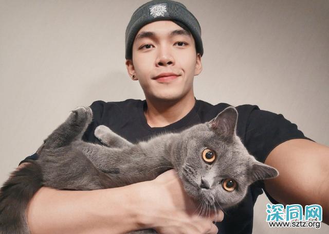 张天爱的肌肉私教又火了!靠一身腱子肉走红娱乐圈 张天爱的肌肉私教又火了!靠一身腱子肉走红娱乐圈