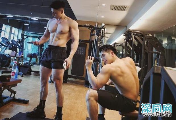 张天爱的肌肉私教又火了!靠一身腱子肉走红娱乐圈 张天爱的肌肉私教又火了!靠一身腱子肉走红娱乐圈