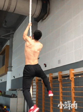 191cm山东大鼻子小哥走红,这也太猛了吧 191cm山东大鼻子小哥走红,这也太猛了吧