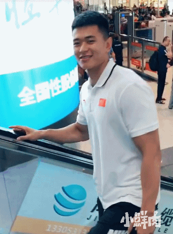 191cm山东大鼻子小哥走红,这也太猛了吧 191cm山东大鼻子小哥走红,这也太猛了吧