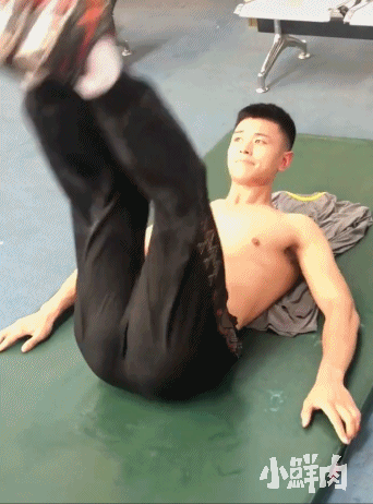 191cm山东大鼻子小哥走红,这也太猛了吧 191cm山东大鼻子小哥走红,这也太猛了吧