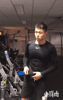 191cm山东大鼻子小哥走红,这也太猛了吧 191cm山东大鼻子小哥走红,这也太猛了吧