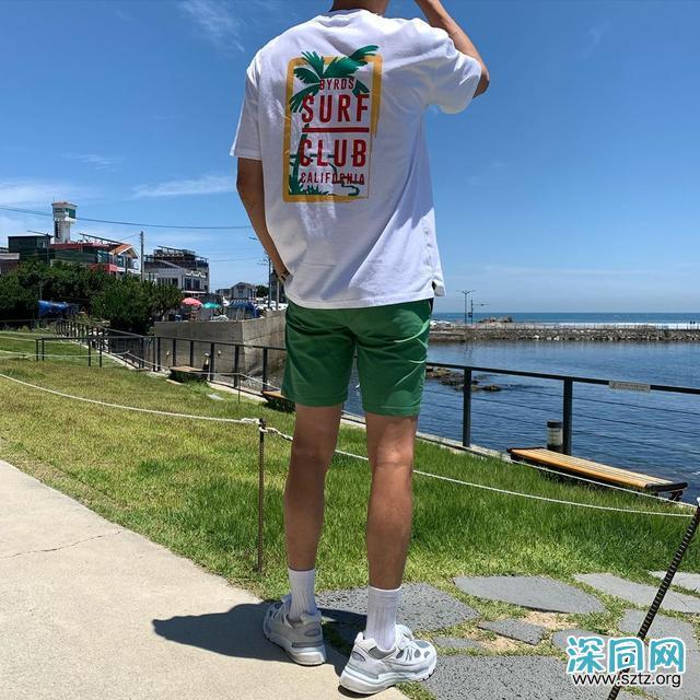 男生夏季帅气日常穿搭,T恤+短裤,简单又有型 男生夏季帅气日常穿搭,T恤+短裤,简单又有型