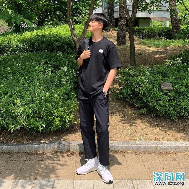 男生还是穿“黑白配”最高级,时尚帅气不沉闷 男生还是穿“黑白配”最高级,时尚帅气不沉闷