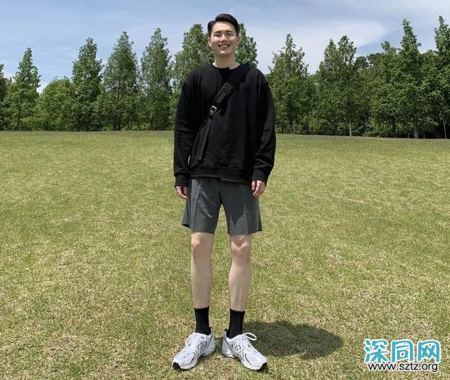 男生还是穿“黑白配”最高级,时尚帅气不沉闷 男生还是穿“黑白配”最高级,时尚帅气不沉闷