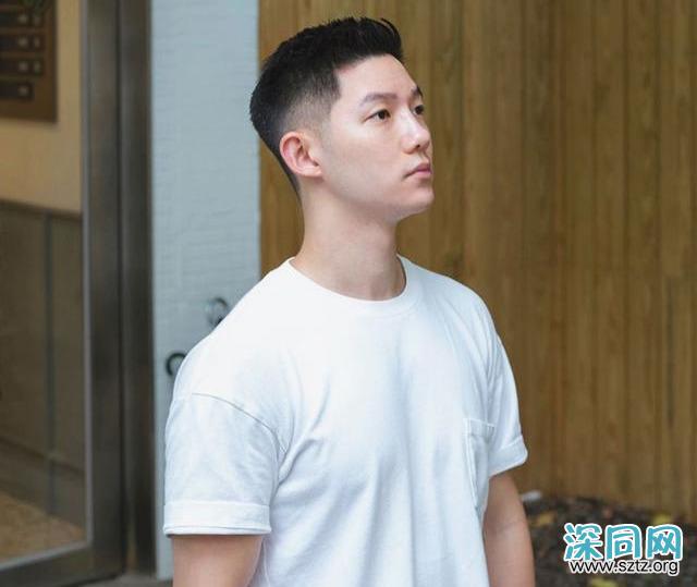 男生“两边剃光,中间留长”的发型,这4款很帅气,不要剪错了 男生“两边剃光,中间留长”的发型,这4款很帅气,不要剪错了