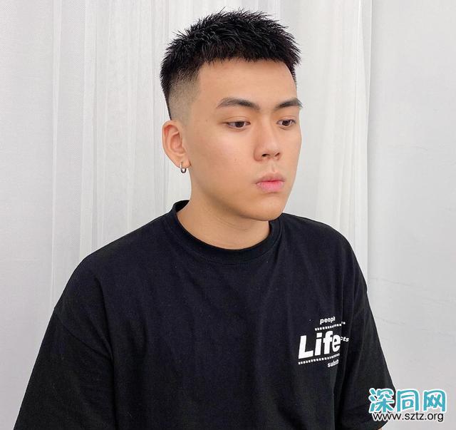 夏天男生试试这样剪发型,清爽干净不失帅气 夏天男生试试这样剪发型,清爽干净不失帅气