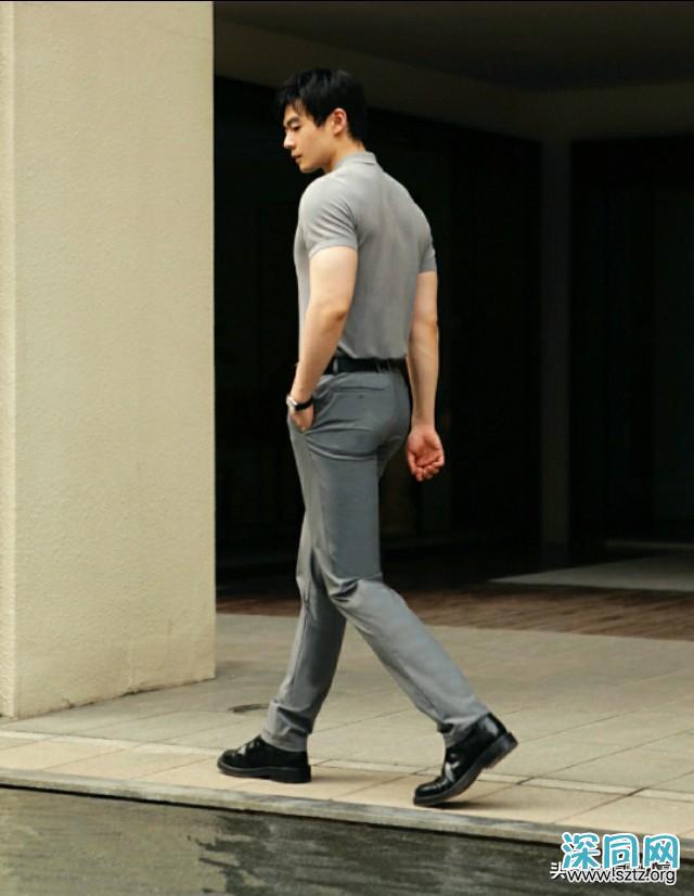 气质型男小奶狗,97年,身高176,穿衣风格就是与众不同 气质型男小奶狗,97年,身高176,穿衣风格就是与众不同