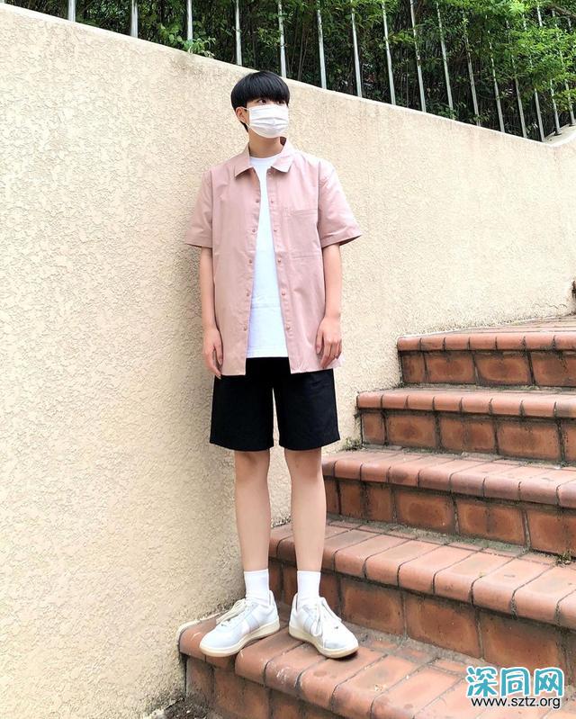 今夏男生流行“衬衫配短裤”,休闲舒适很清爽,谁穿谁帅气 今夏男生流行“衬衫配短裤”,休闲舒适很清爽,谁穿谁帅气
