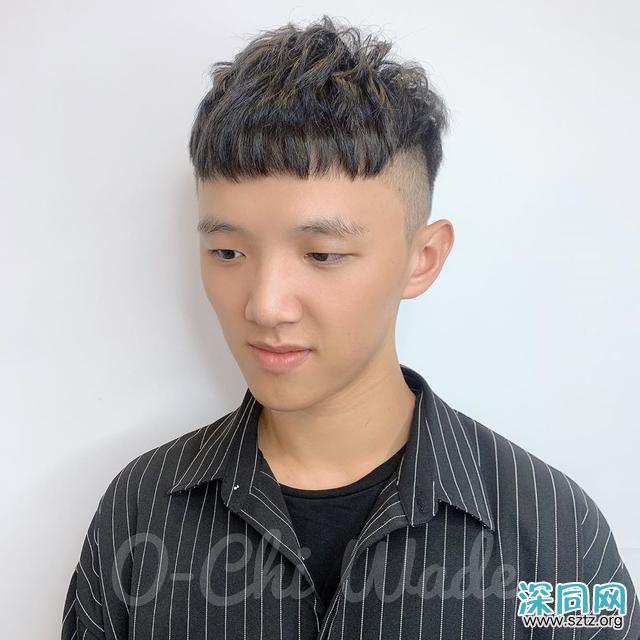 20岁左右男生千万别留成熟发型,这四款刚刚好 20岁左右男生千万别留成熟发型,这四款刚刚好