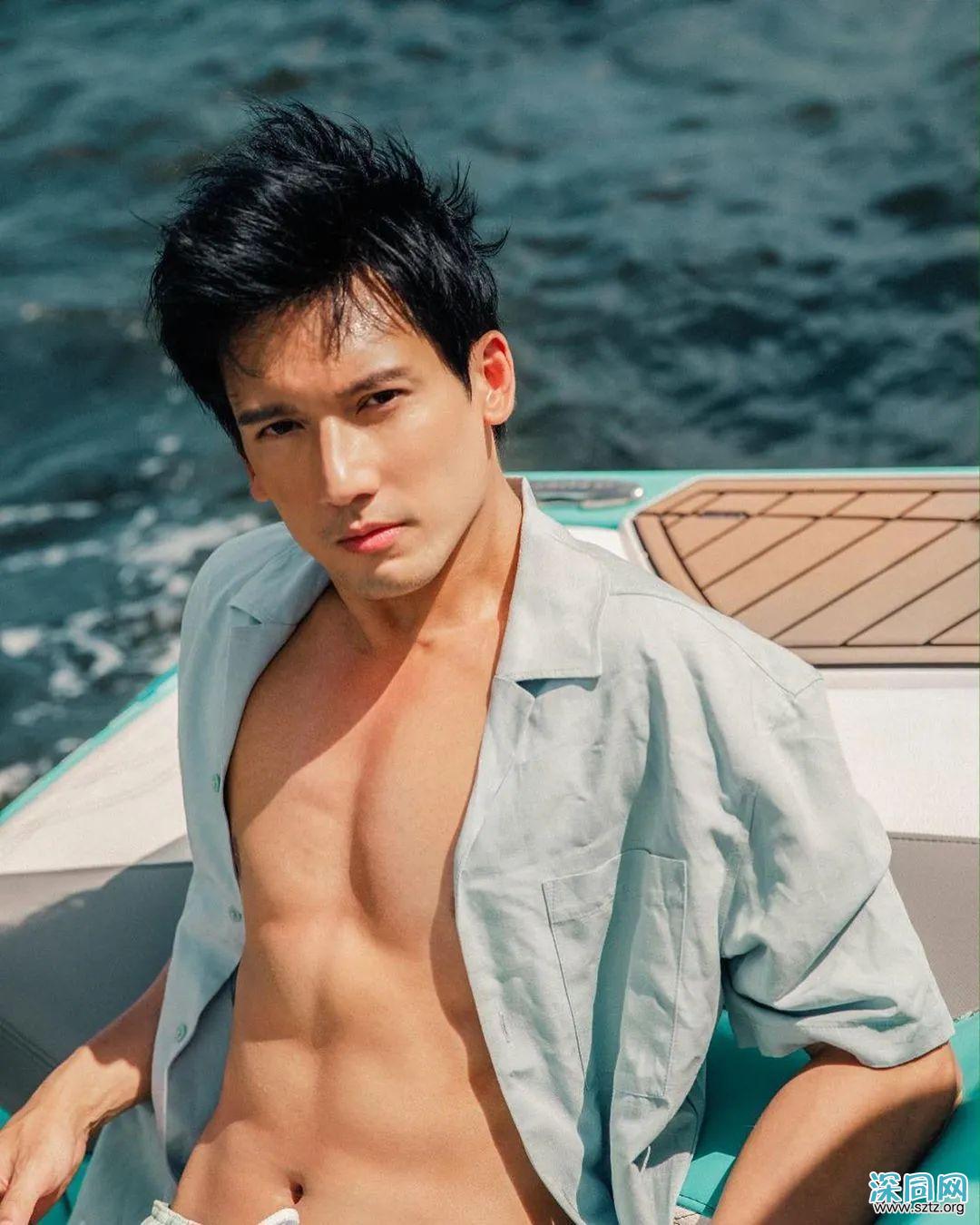 40岁香港男星关智斌推出写真集,他看起来还是那么青春 40岁香港男星关智斌推出写真集,他看起来还是那么青春