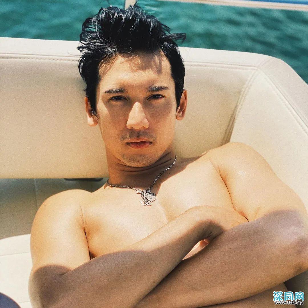 40岁香港男星关智斌推出写真集,他看起来还是那么青春 40岁香港男星关智斌推出写真集,他看起来还是那么青春