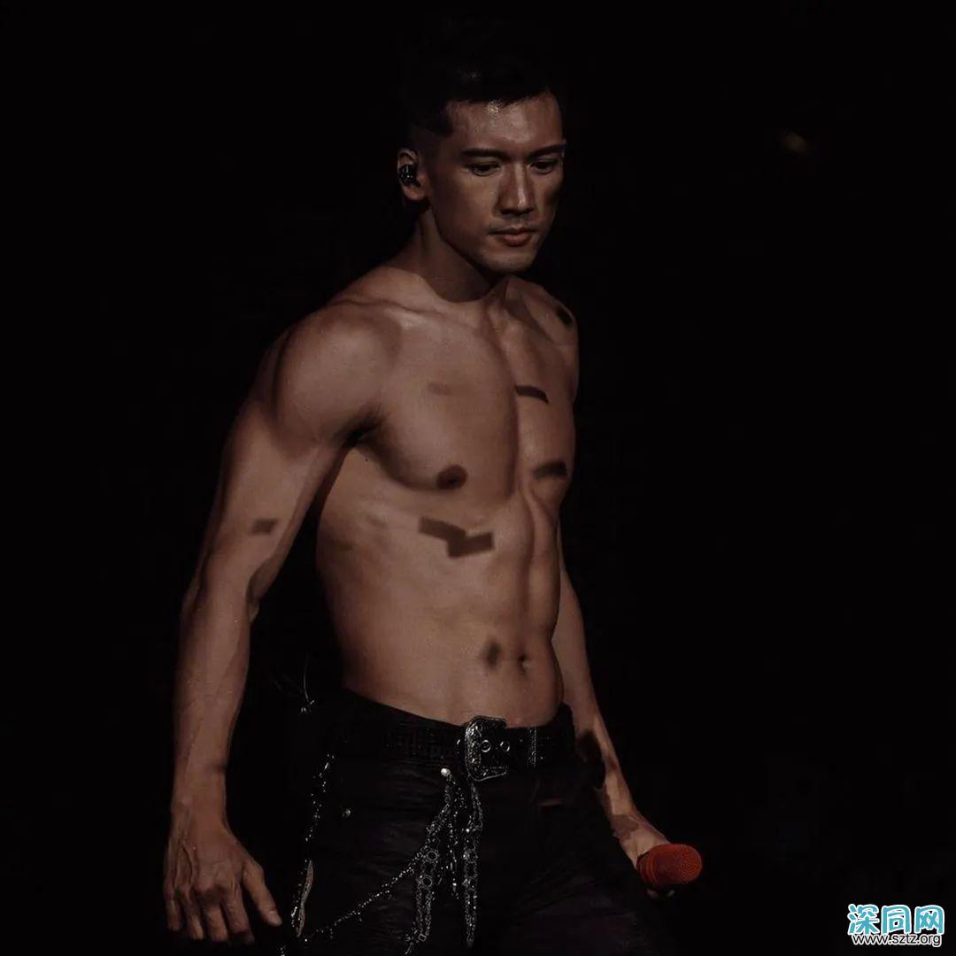 40岁香港男星关智斌推出写真集,他看起来还是那么青春 40岁香港男星关智斌推出写真集,他看起来还是那么青春