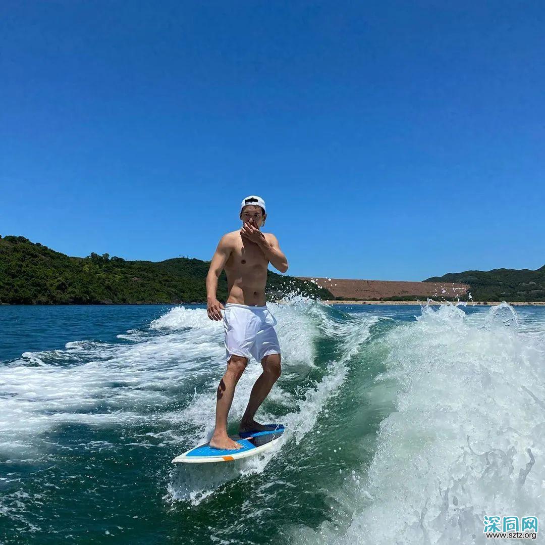 40岁香港男星关智斌推出写真集,他看起来还是那么青春 40岁香港男星关智斌推出写真集,他看起来还是那么青春